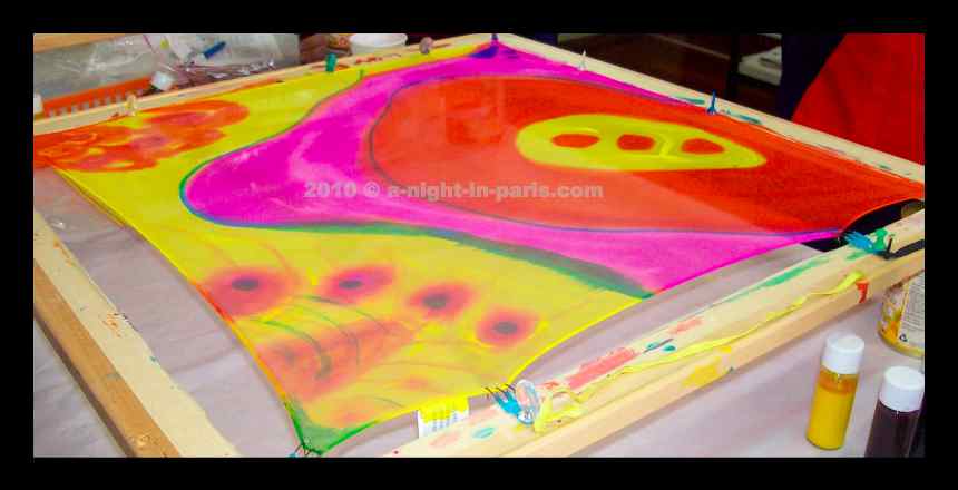 http://how-to-paint-on-silk.com/uploads/images/class-photos/how-to-paint-on-silk-student-wild-shapes.jpg