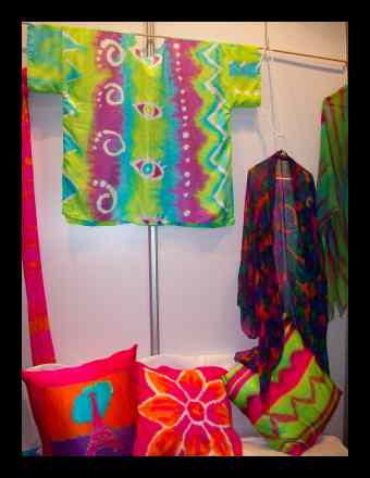 My booth for how to paint on silk and wearable art clothing at the Royal Easter Show in Sydney, 12th April 2010 My booth for how to paint on silk at the Royal Easter Show in Sydney, 12th April 2010